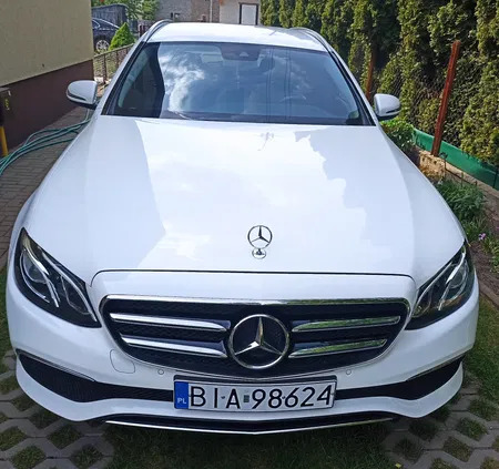 samochody osobowe Mercedes-Benz Klasa E cena 116500 przebieg: 196300, rok produkcji 2019 z Łapy